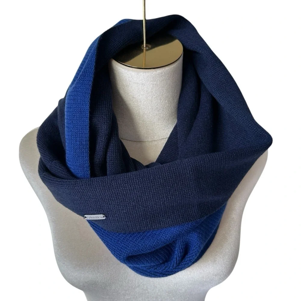 Calvin Klein Reversible Navy and Royal Blue Knit Scarf